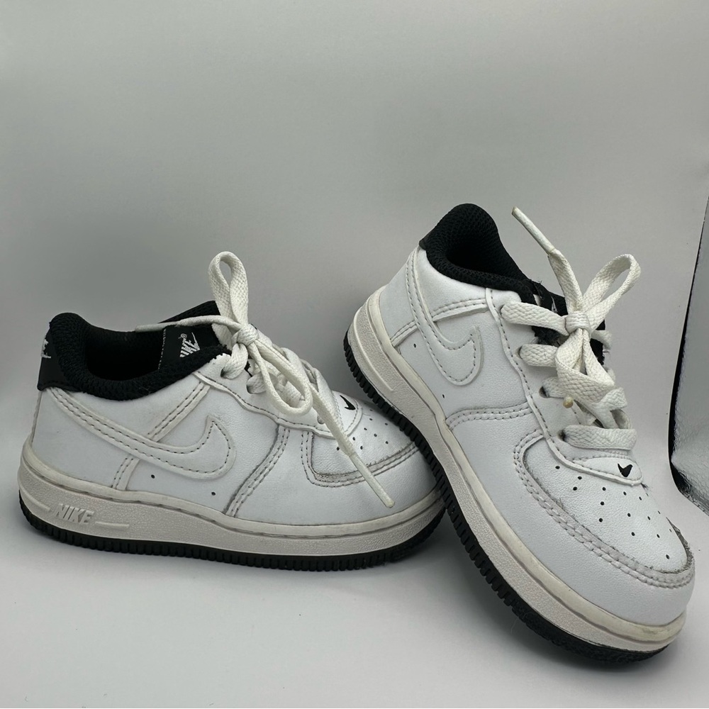 Nike White/Black Air Force 1 AF1 ESS Low Sneakers Size 6C DV1342-100
